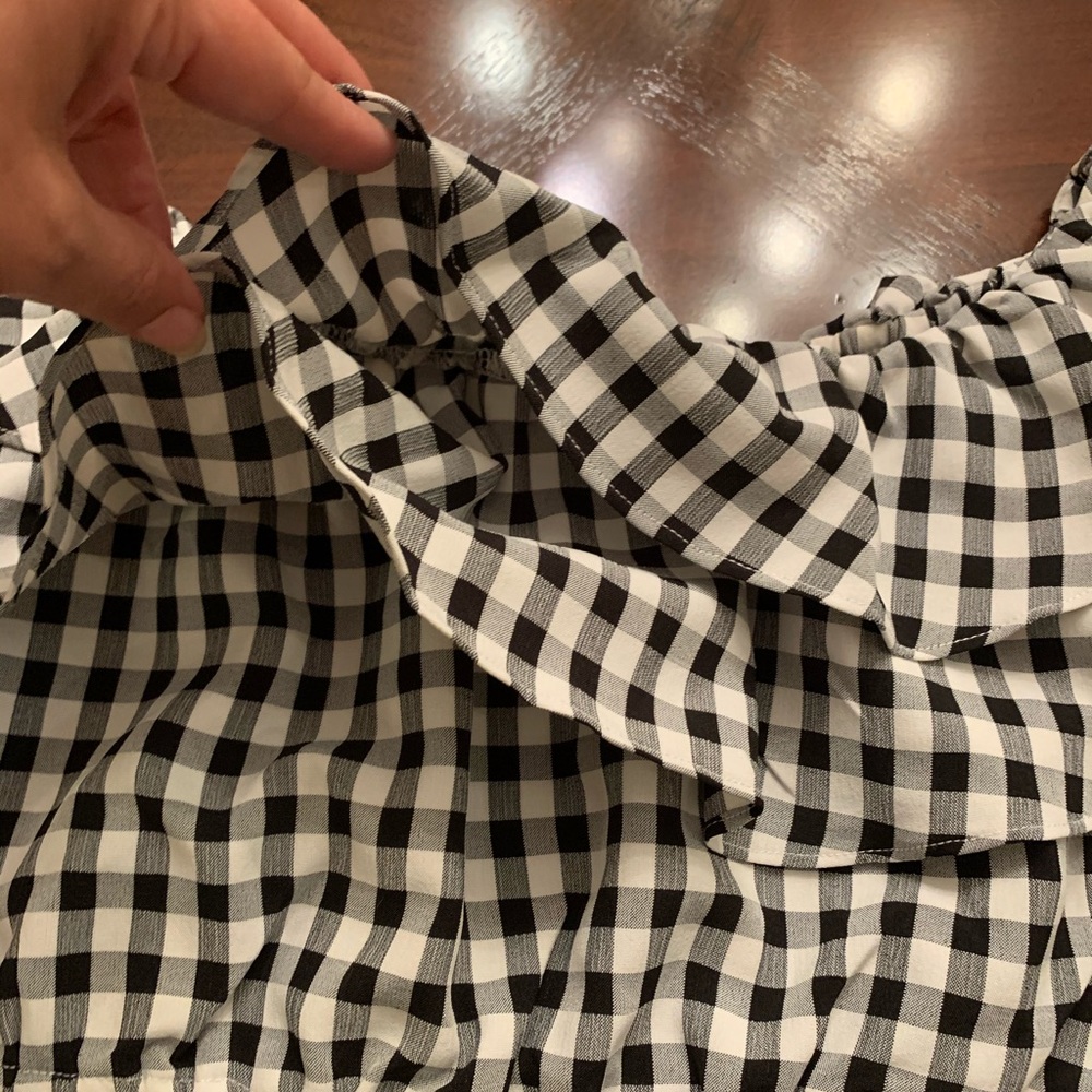 Dress Code Ruffled Crop Top, Elastic Top & Bottom - Picture 4 of 4
